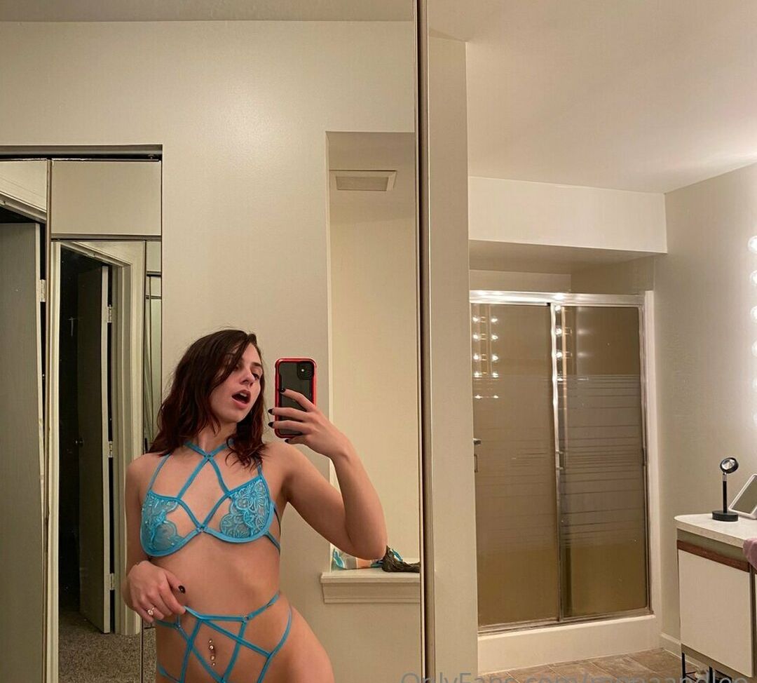Mona Darling desnuda #108239999