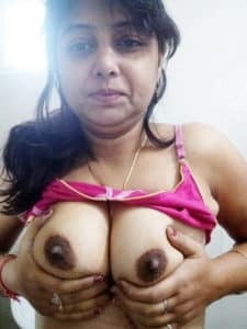 Sexy indian aunty boobs show #81331515