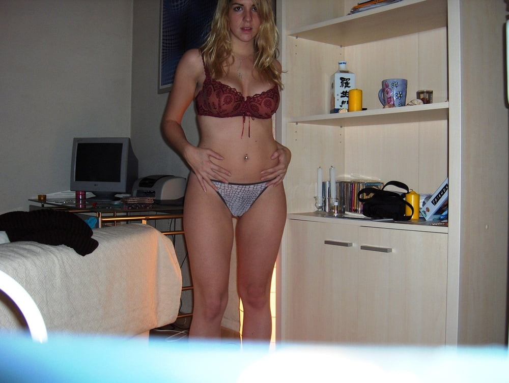 Sexy blondie sœur de diana
 #97383803