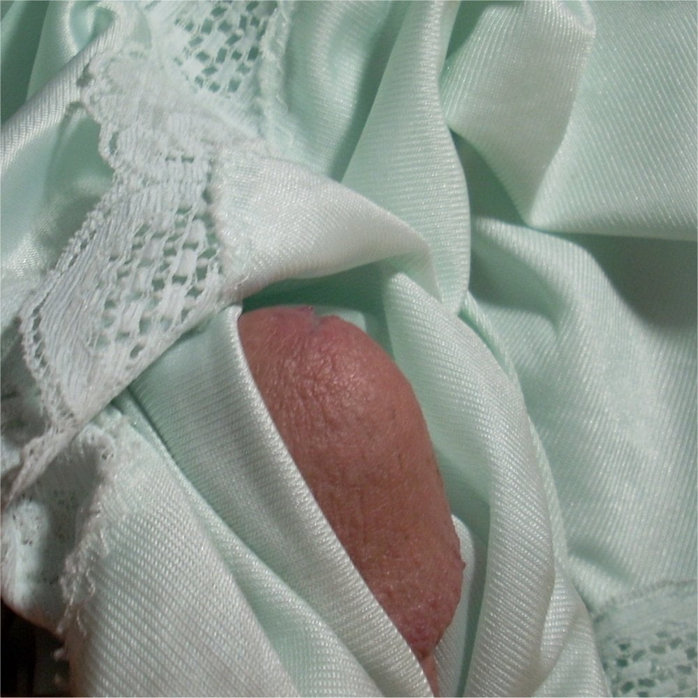 Lingerie sexy culottes soutiens-gorge demi-jupes soyeuses jupes pleines en dentelle
 #103821735