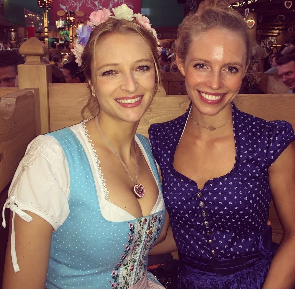 Sexy Dirndl Mädchen 369
 #81227459