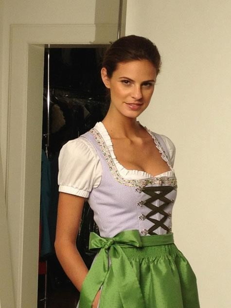 Sexy Dirndl Mädchen 369
 #81227483
