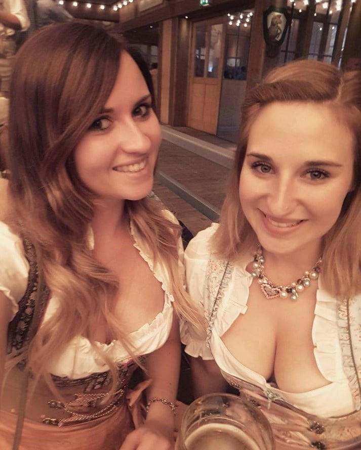 Sexy Dirndl Mädchen 369
 #81227537
