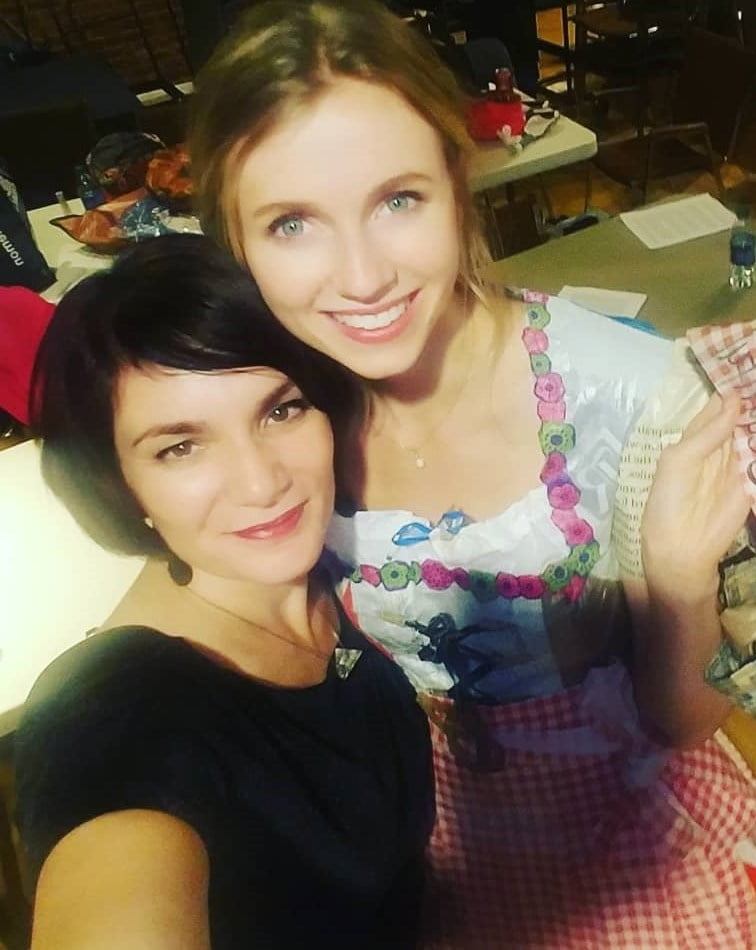 Sexy Dirndl Mädchen 369
 #81227589