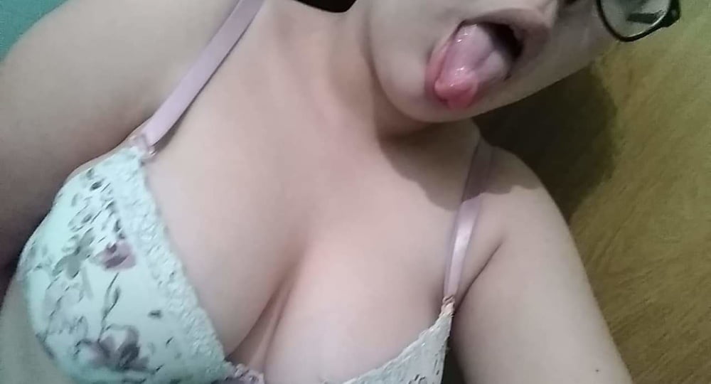 Nerd tetona #99570636