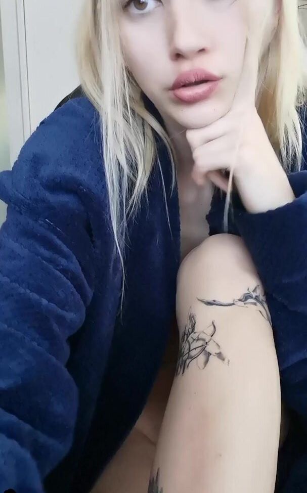 MissAlice desnuda #107959449