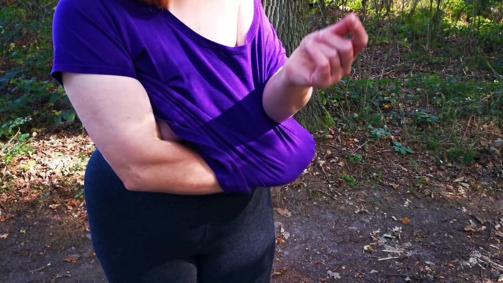 Tit Training on hiking way #107211807