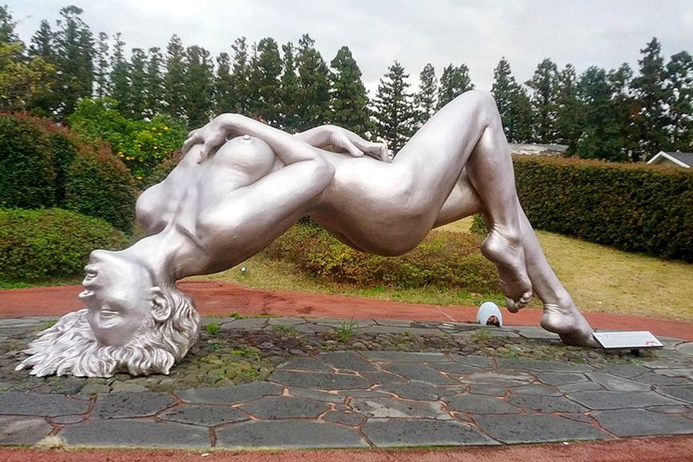 Humorvolle Erotik - nur Bild (kein Text)
 #89579394