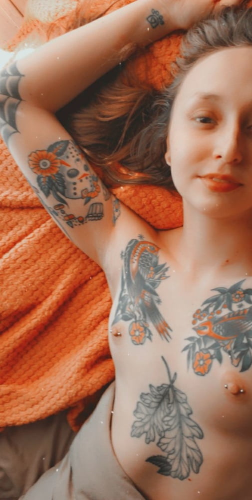 22 yo piccolo tatuato noi nympho slut - privato selfie pics
 #93197402