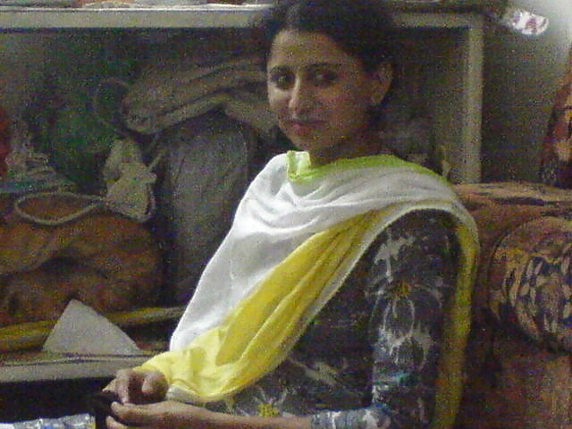 Tía india y bellezas
 #91738962