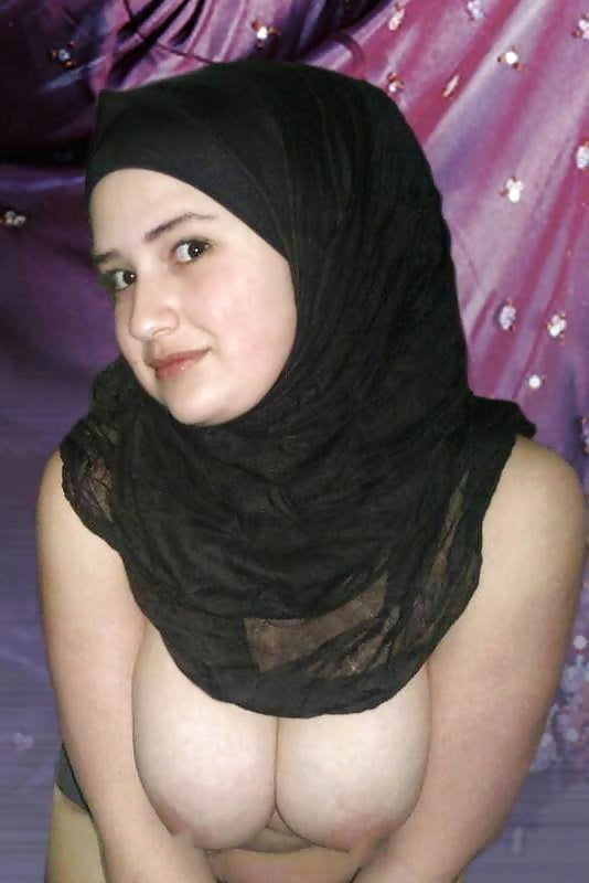 Muslimische Mädchen Titten
 #79661303