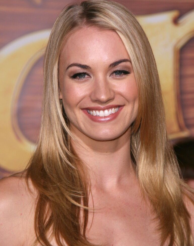 Yvonne Strahovski desnuda #108146452