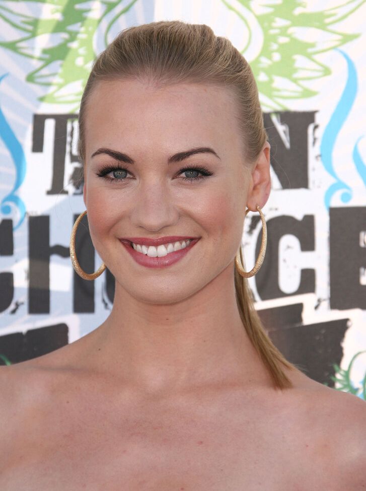 Yvonne Strahovski desnuda #108146487