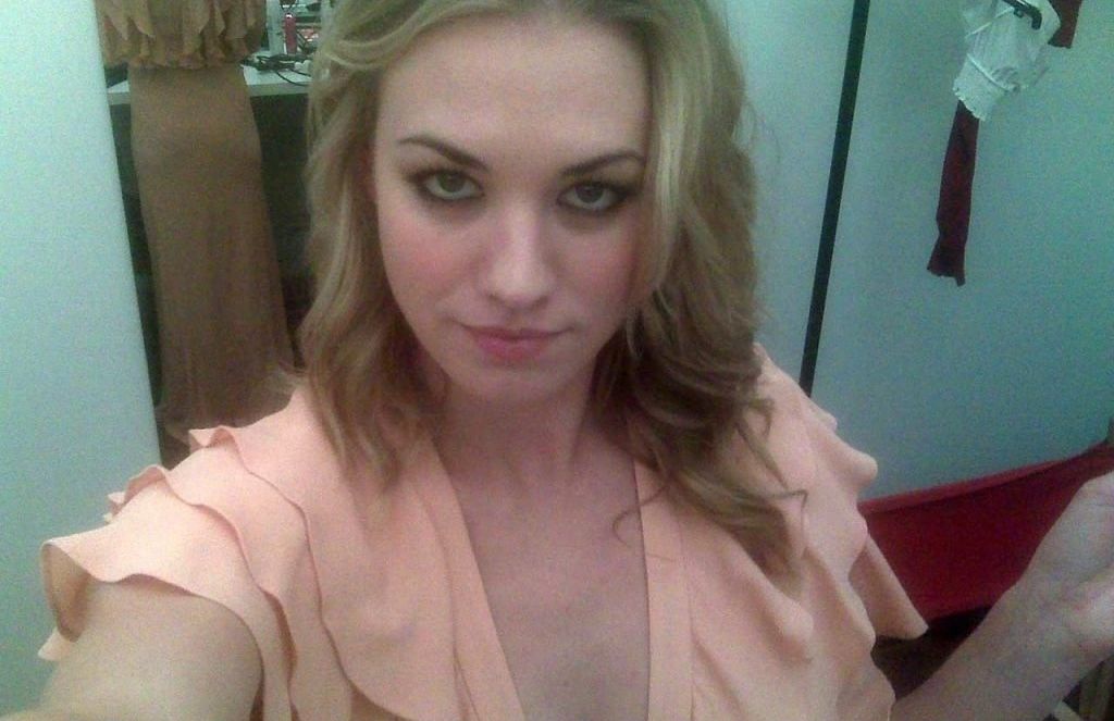 Yvonne Strahovski desnuda #108146541