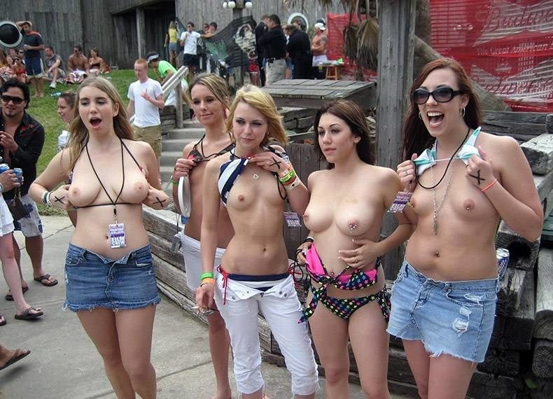 Grupos de chicas
 #101644689