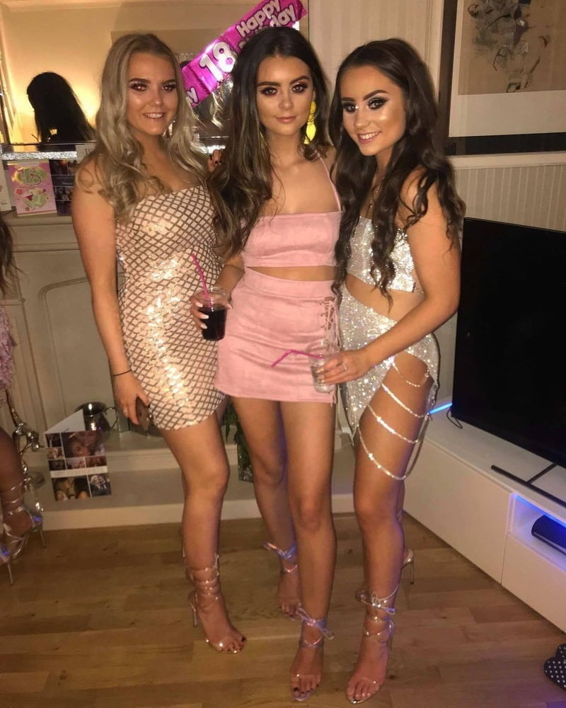 Grupos de chicas
 #101644842