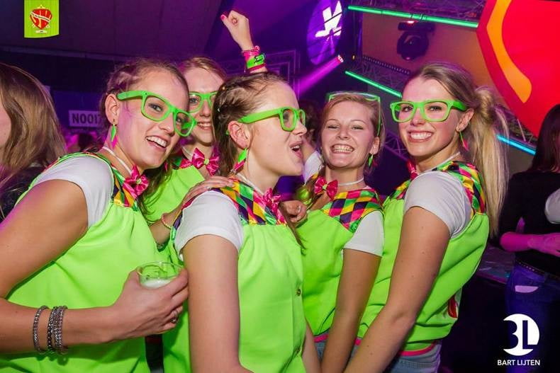 Grupos de chicas
 #101644859