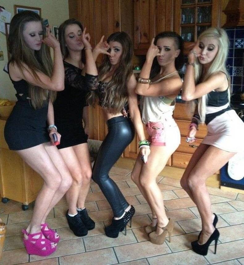 Grupos de chicas
 #101644957