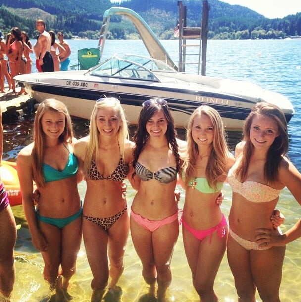 Grupos de chicas
 #101644984