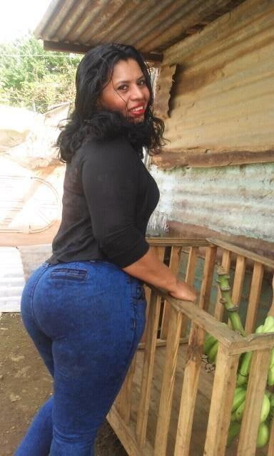 Puercas maduras y nalgonas
 #99700394