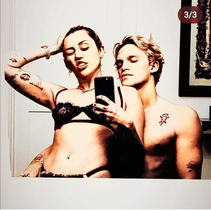 Miley cyrus in dessous
 #106462087