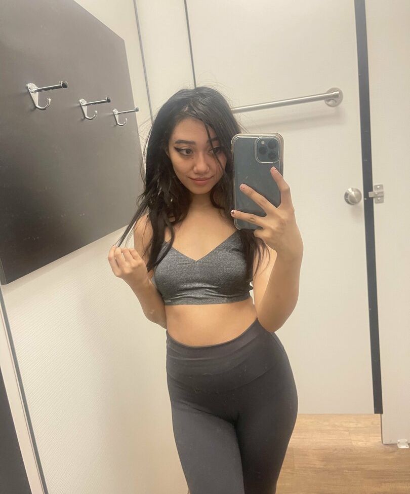 Monahazey desnuda #108132705