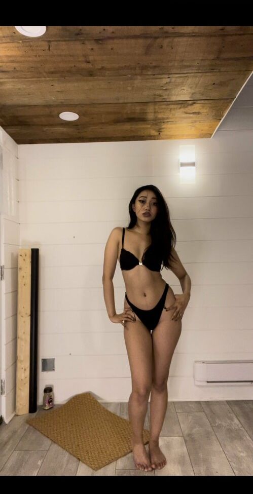 Monahazey desnuda #108132755