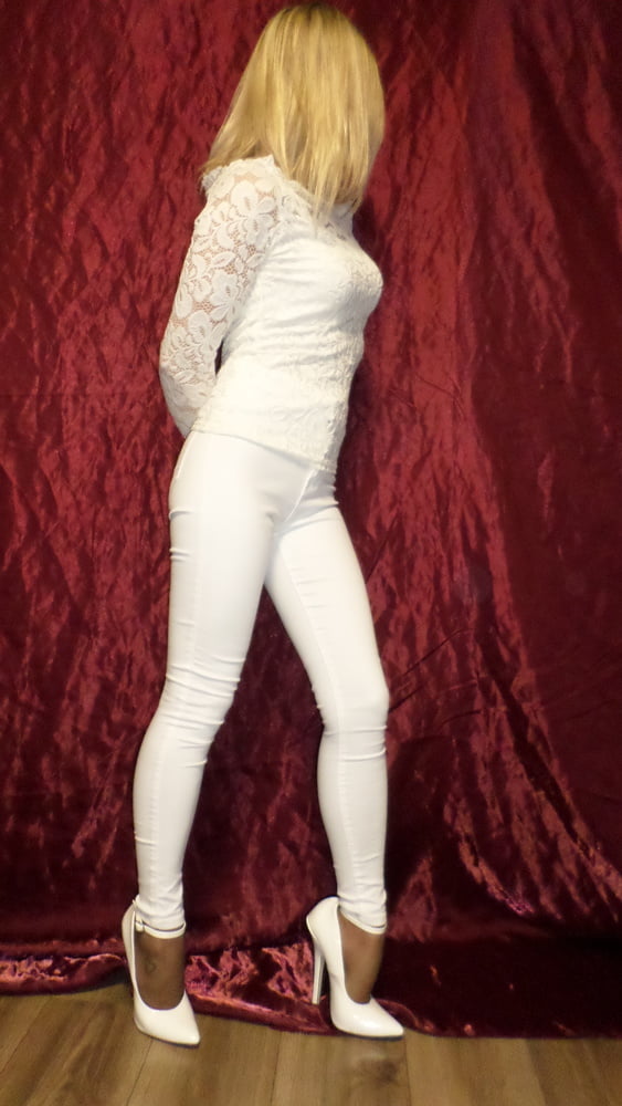 White heels and white jeans #100774960