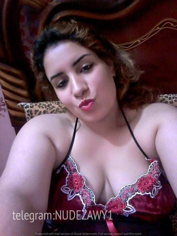 Femme égyptienne potelée labwa sharmota gros cul gros seins
 #91403664