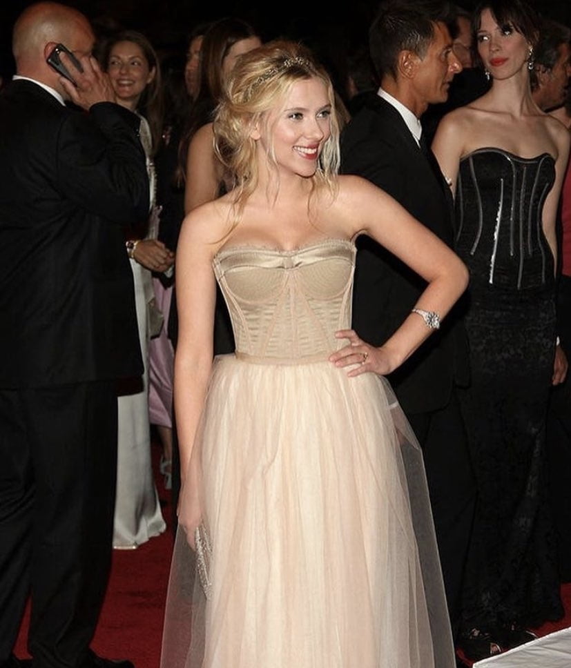 Scarlett Johansson hot #105032579