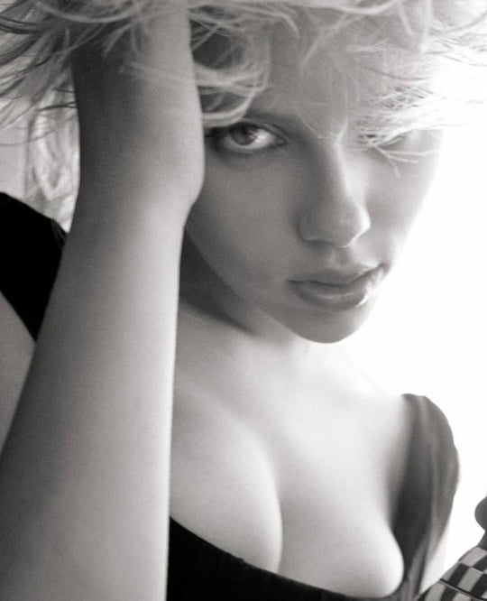 Scarlett Johansson hot #105032677