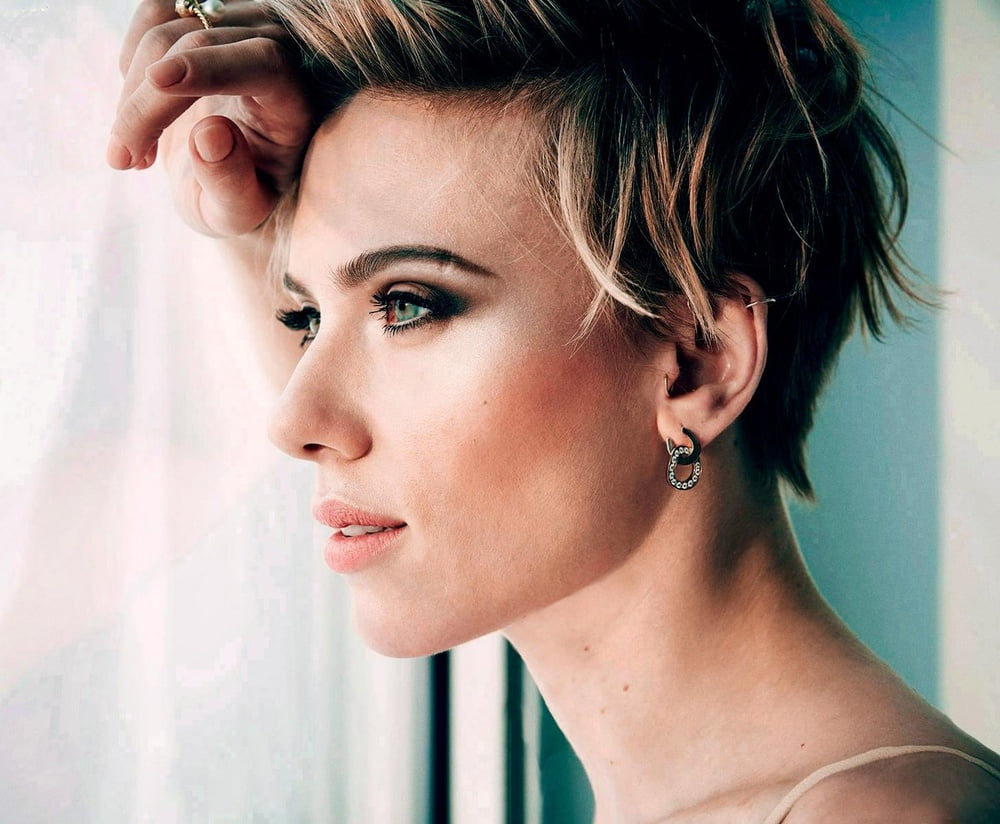 Scarlett johansson heiß
 #105032795