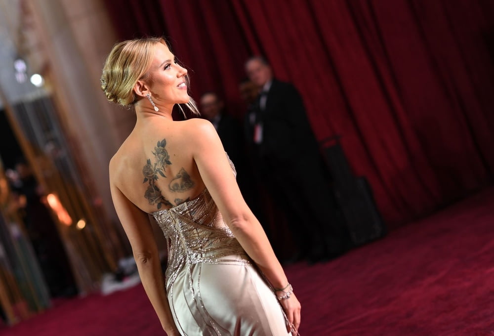 Scarlett Johansson hot #105033576