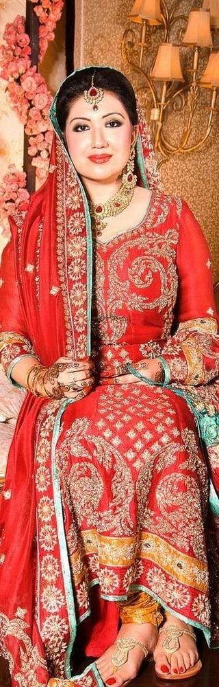 Mariée indienne - seins énormes - selfies divulgués
 #105034190