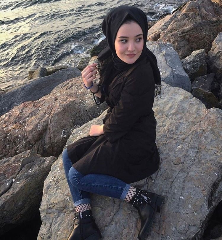 Nylon Hijabi
 #90203017