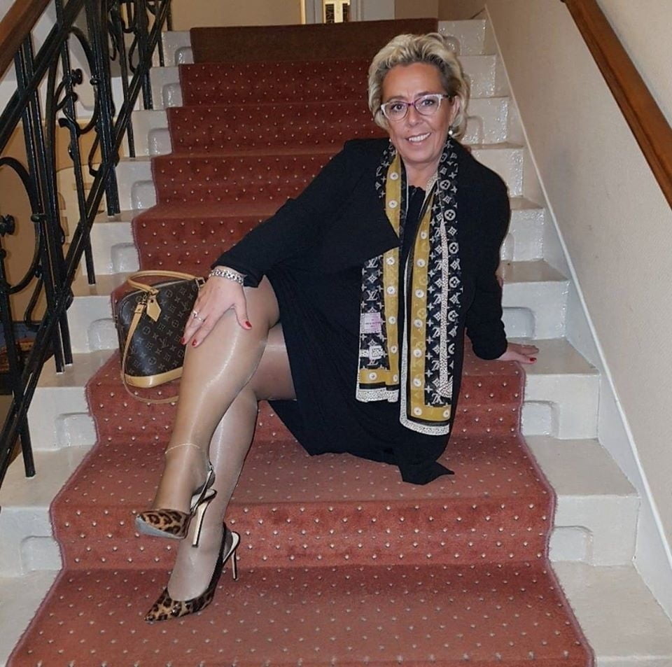 Nylons 12 #97939008