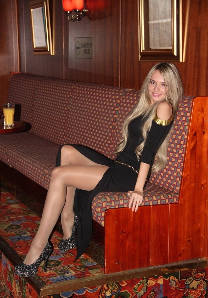 Nylons 12 #97939084