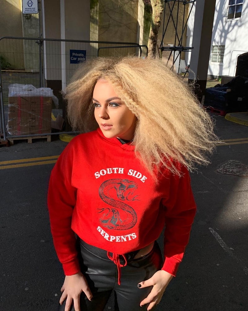 Crimped Hair Beauty Tallia Storm #93019377