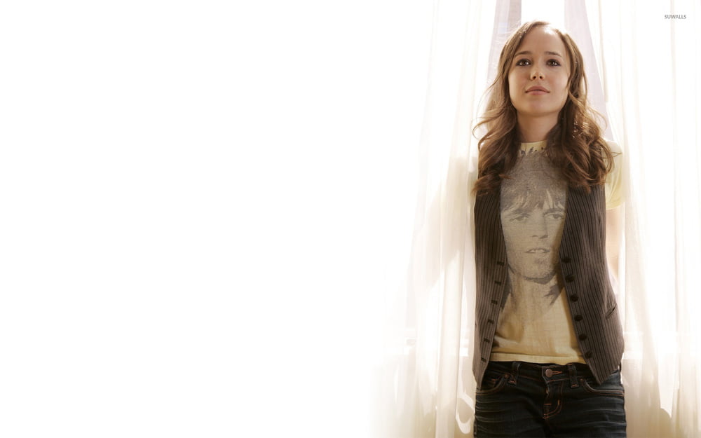 Ellen page voglio eiaculare in lei
 #101732859