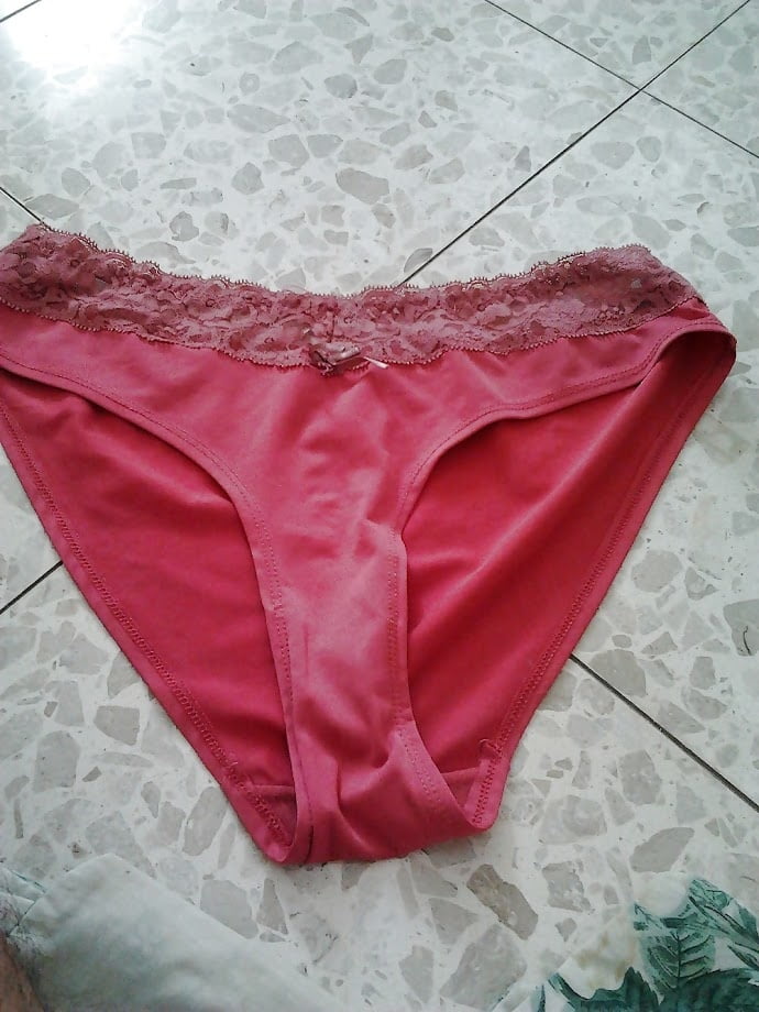 Bragas de las mujeres que me he follado
 #96586577