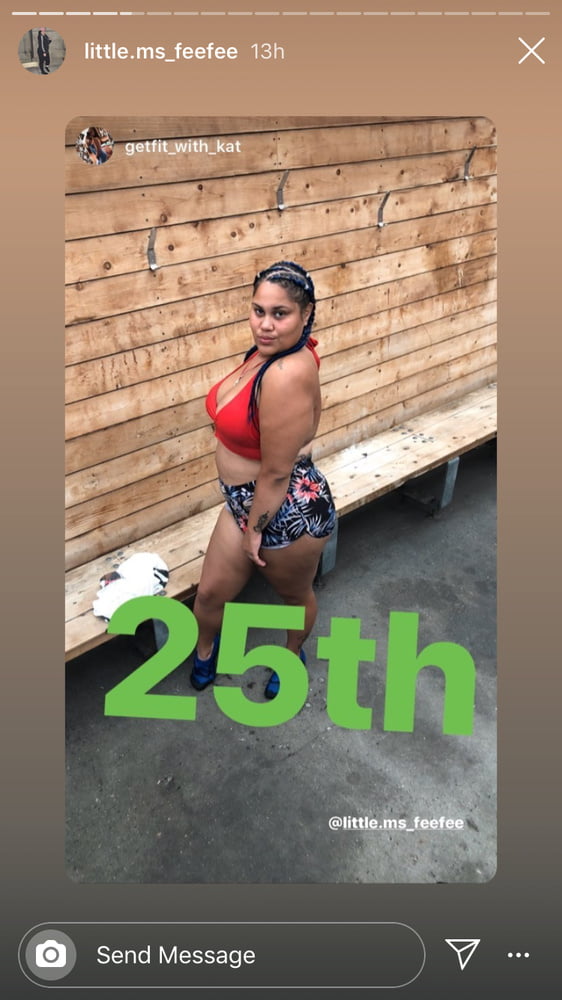 Necesidad de sus únicos fans
 #98880228