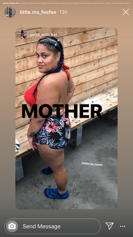 Necesidad de sus únicos fans
 #98880234