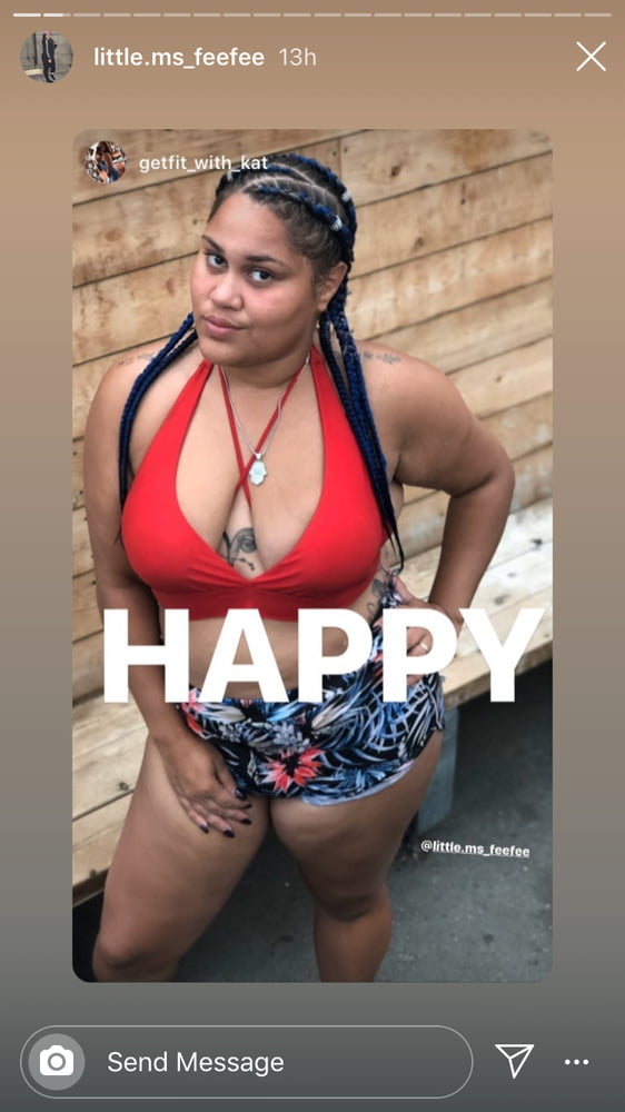 Necesidad de sus únicos fans
 #98880237