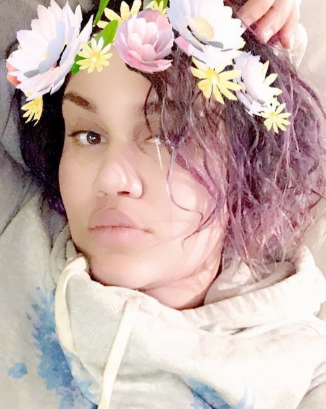 Necesidad de sus únicos fans
 #98880260