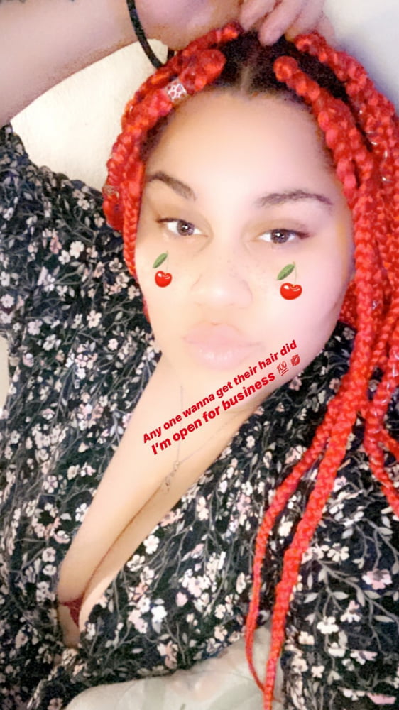 Necesidad de sus únicos fans
 #98880281