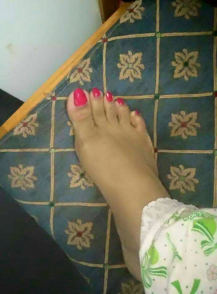 Sexy indische Füße 2
 #80609994