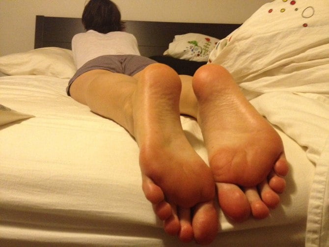 Colorado girl with BIG feet #90411808