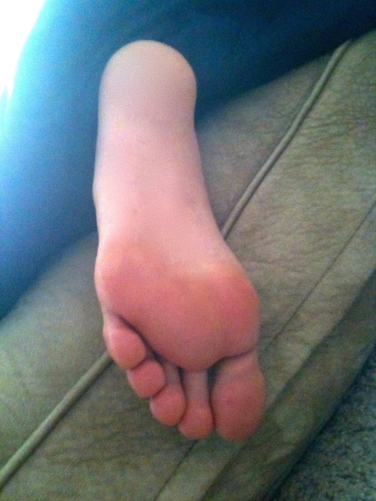 Colorado girl with BIG feet #90411849