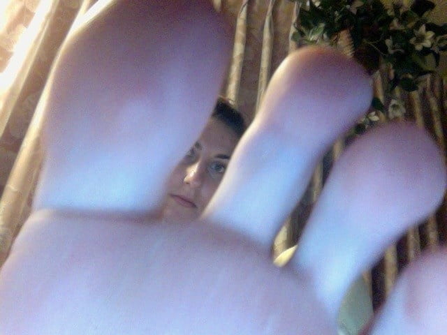 Colorado girl with BIG feet #90411852