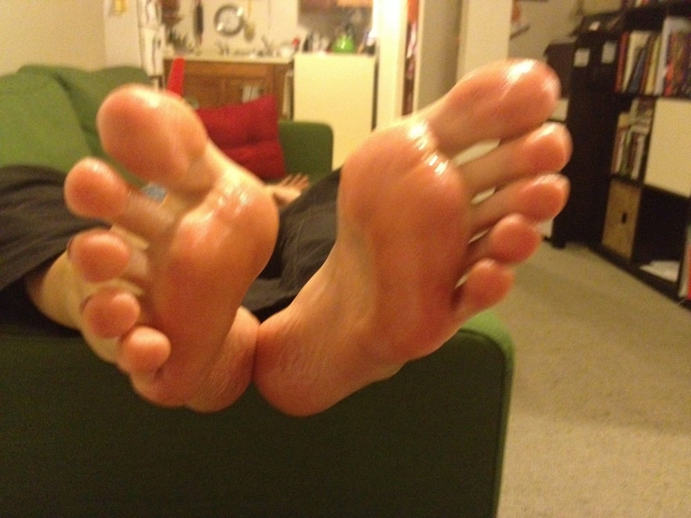 Colorado girl with BIG feet #90411869